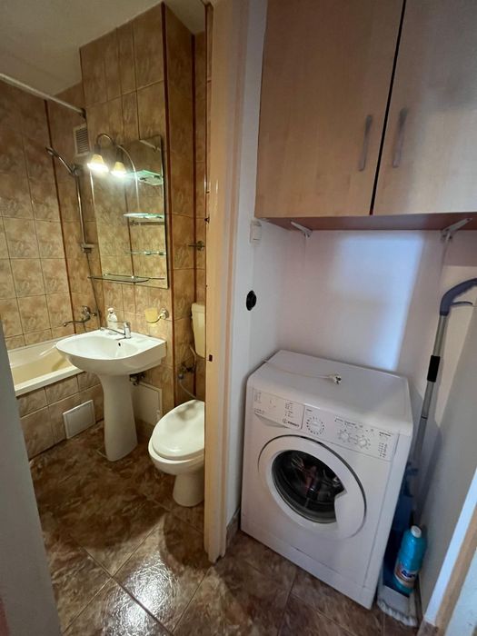 Persoana fizica închiriez apartament 2 camere