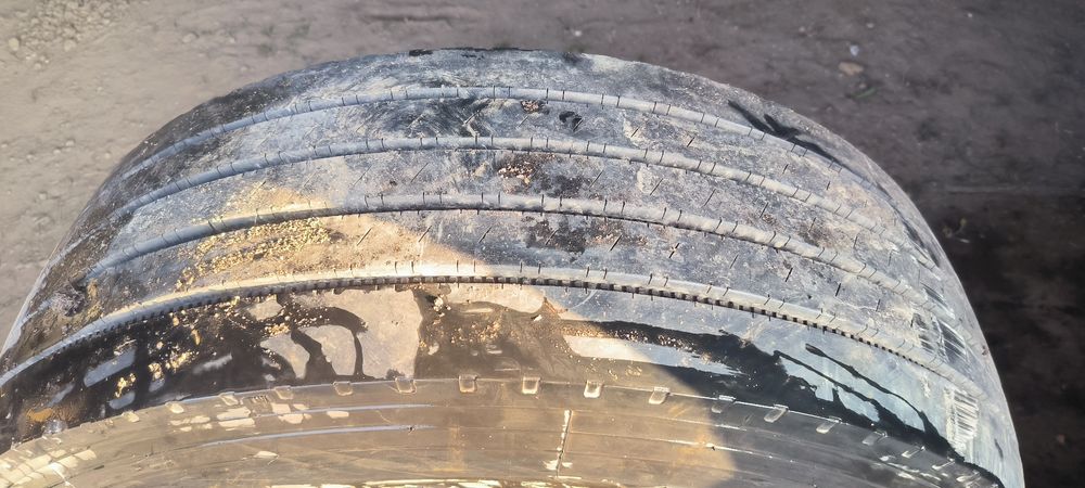 Продам резину на грузовые