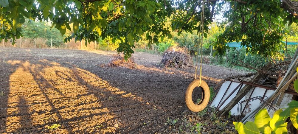 Продавам дворно място Равнец област Бургас