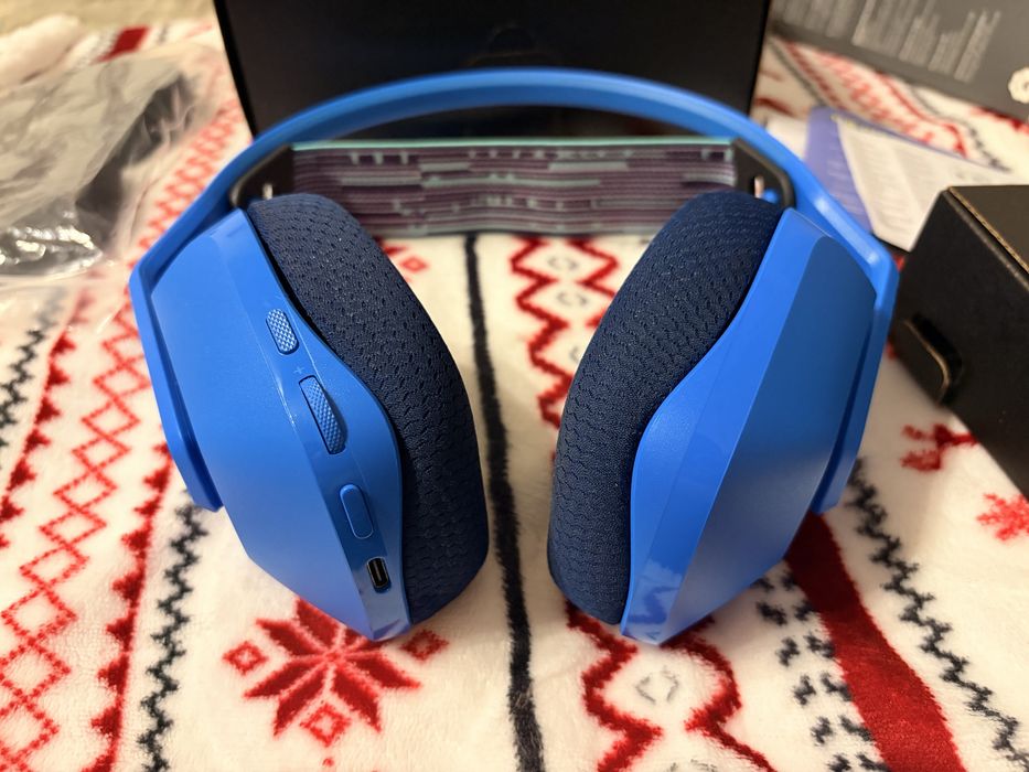 Casti gaming Logitech G733