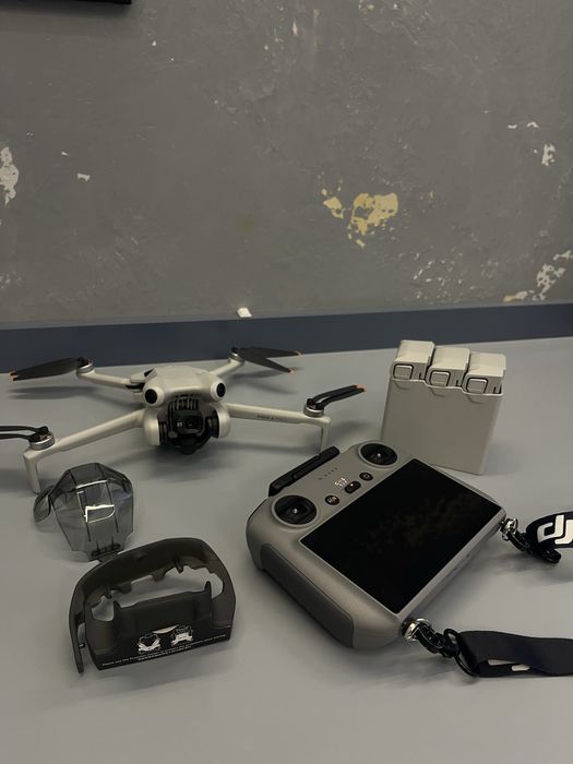 Продам дрон «DJI Mini 4 Pro Fly More Combo Plus»
