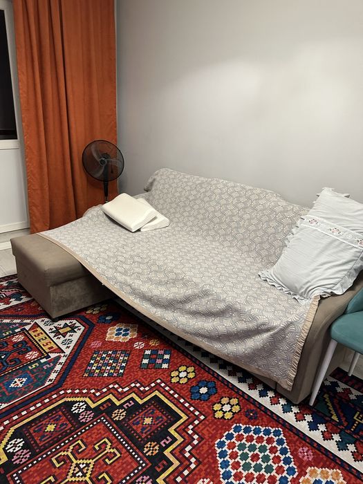 Продам диван угловой правой