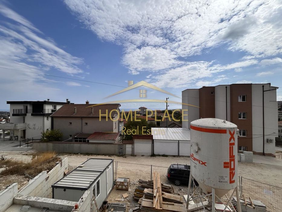 Двустаен апартамент  с паркомясто в кв. Виница