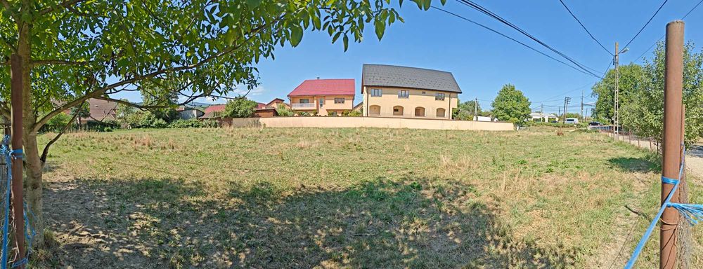 Teren intravilan. Vand teren intravilan 2300 mp, construibil , str.Avram Iancu (vis-a-vis de Siesta).