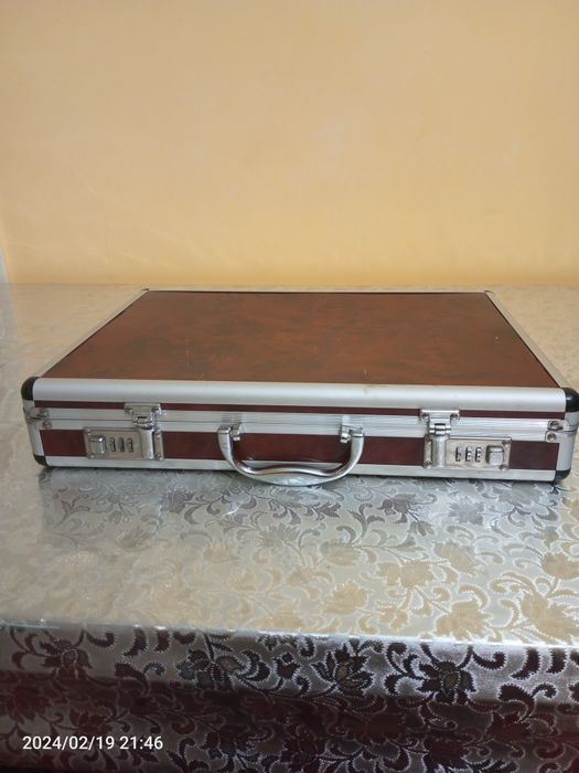 Профессиональный набор ножей и вилок