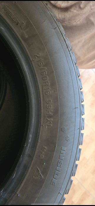 Продам зимние липучки 215/60/16