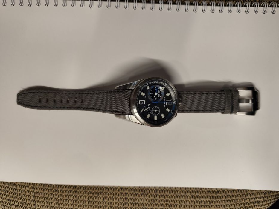 Продавам часовник