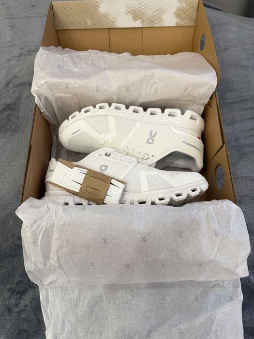 Продам оригинальные кроссовки ON Cloud 6