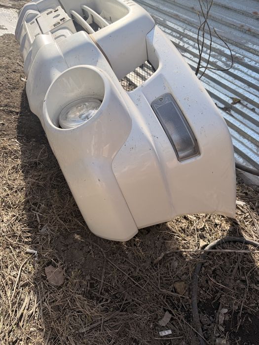 Продам бампер митсубиси делика