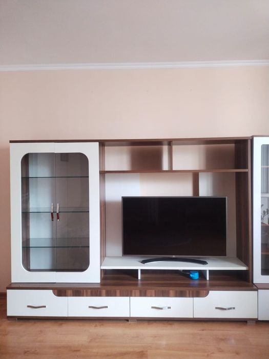 Продам TV тумбу с сервантом