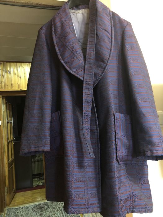 Продается курительный пиджак.