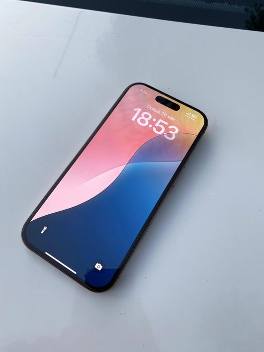 iPhone 16 pro gold