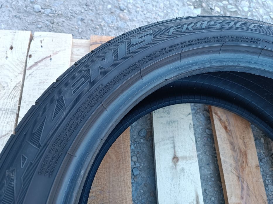 2бр. летни гуми 215/50/18 Falken