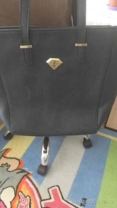 голяма дамска чанта