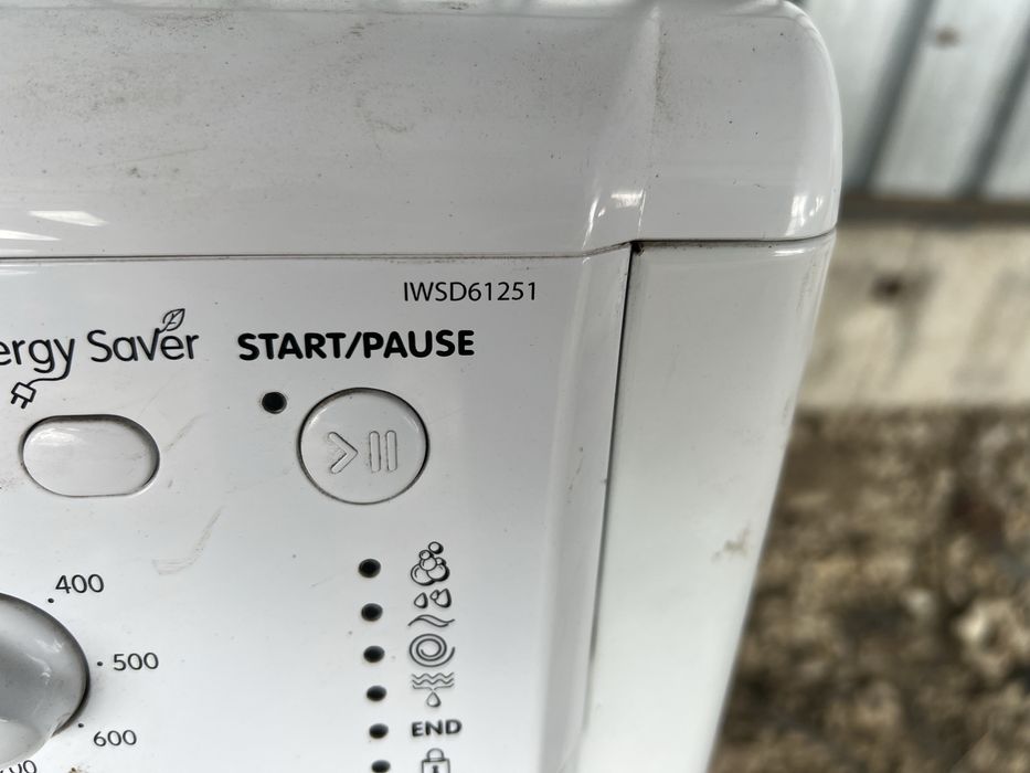 Продавам на части пералния indesit