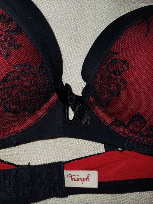 Triumph    сутиен 75 A