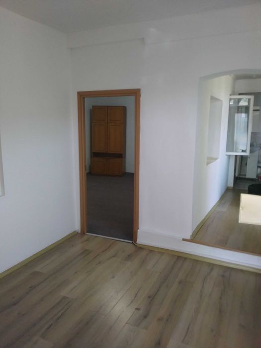 Spatiu de inchiriat 60 mpu x 33 lei mp, la casa, central, Str Valeni, Ploiesti