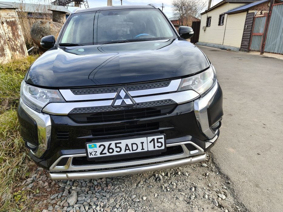 Мицубиси аутлендр продам