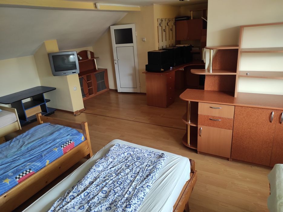 Casă de inchiriat  4-20 de locuri!