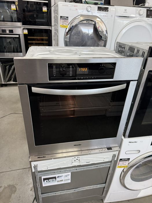 Фурна за пълно вграждане MIELE  Пиролиза