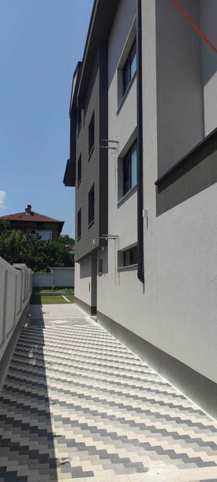 Продава се Тристаен апартамент в Асеновград - 135 кв.м за 919 €/кв.м - Снимка #2