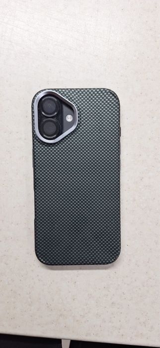 iPhone 16 в отличном состоянии