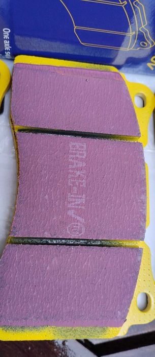Продавам EBC Yellowstuff 4000 Series предни накладки DP41210R