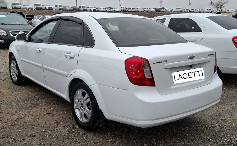 Chevrolet Lacetti  2011 года выпуска