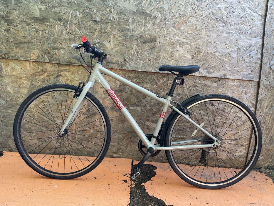 Bicicleta pinnacle cadru aluminiu roti 28” culoare nardo grey