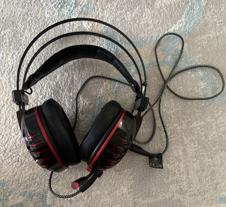 Продам две пары наушников