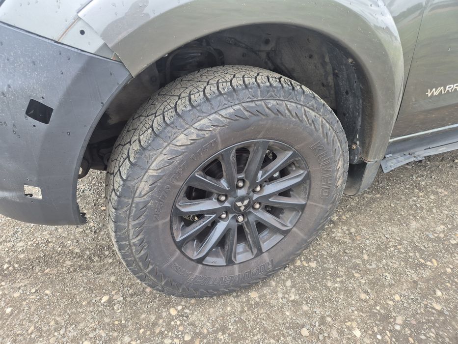 Jante Mitsubishi L200 pe 17 265/70 Kumho Road Venture AT dot 24