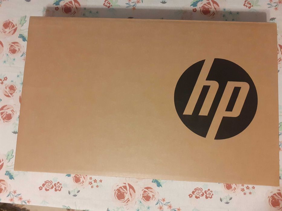 Laptop HP, i5 Gen 13/16 GB/SSD 512 GB - NOU. Sub preț magazin.