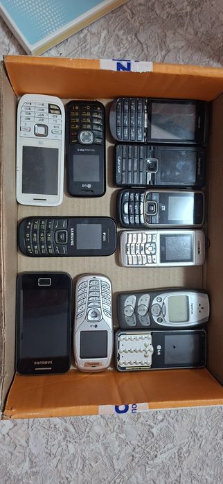 Запчасти и кнопочные телефоны