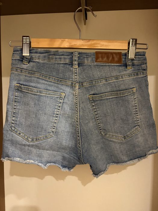 Къси дънкови панталонки с камъни и перли