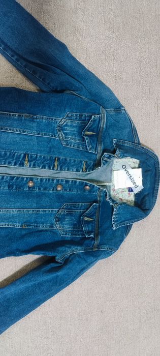 Джинсовая куртка могу отправить Яндексом или BTS почтой Обмен есть