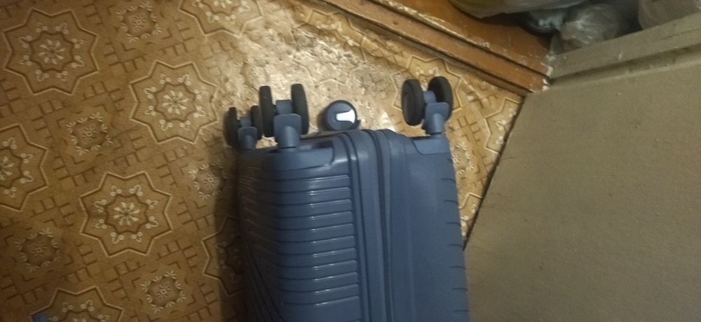 продам чемодан для ручной клади