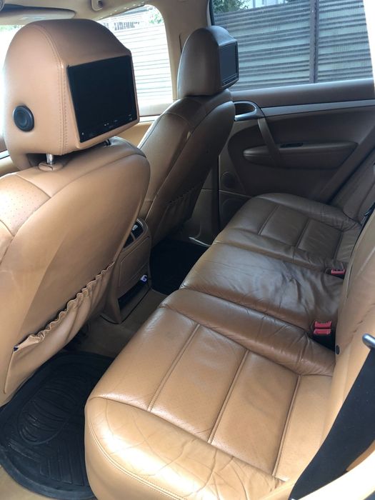 Vând Porsche Cayenne