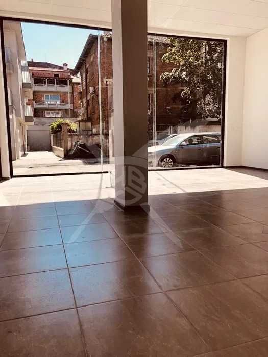 Дава се под наем Офис в Асеновград - 68 кв.м за 548.25 € - Снимка #1