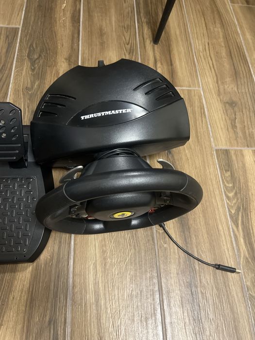 Волан за игра Ferrari 488 GTB Thrustmaster T80