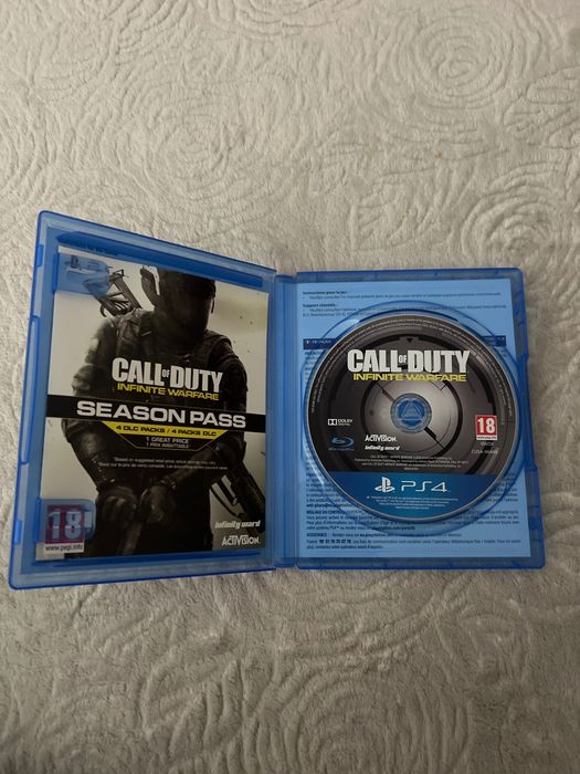 Дискове с видеоигри за PS4 и PS3