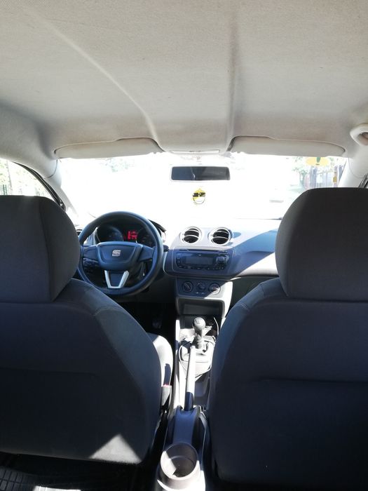 Seat ibiza 1.4 an fabricație 2009 în stare berfectă se oferă și la schimb pe un golf 5