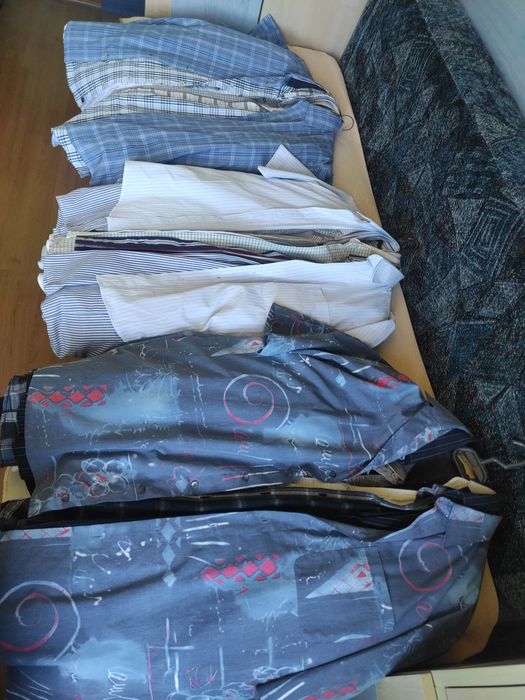 Camasi cu maneca scurta sau lunga, marimi diferite, modele diferite