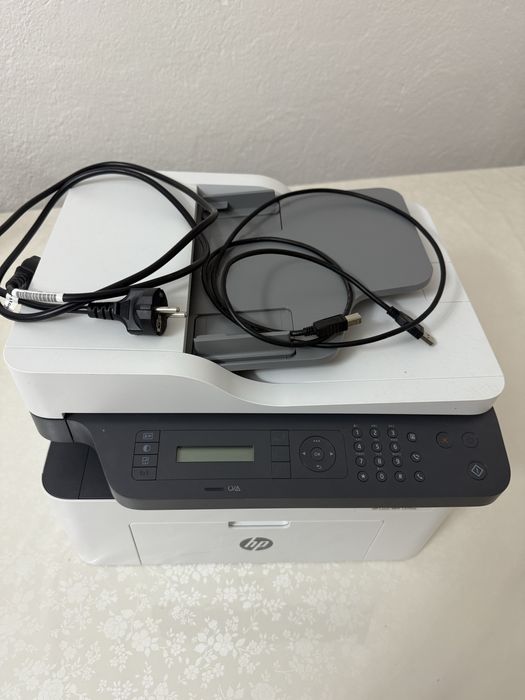 HP Ноудбук+HP Laser MFP 137 fnw принтері