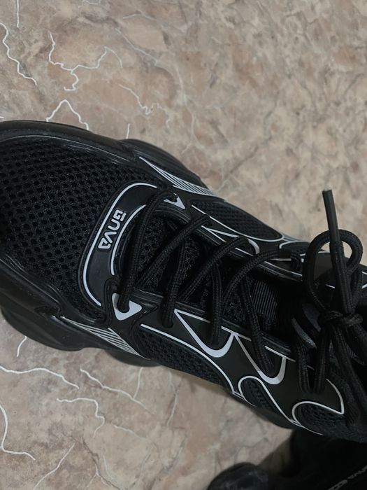 Продам кроссовки новые!