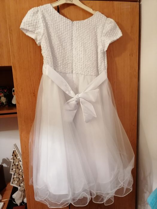 Rochița elegantă pentru fetite de 7-9 ani