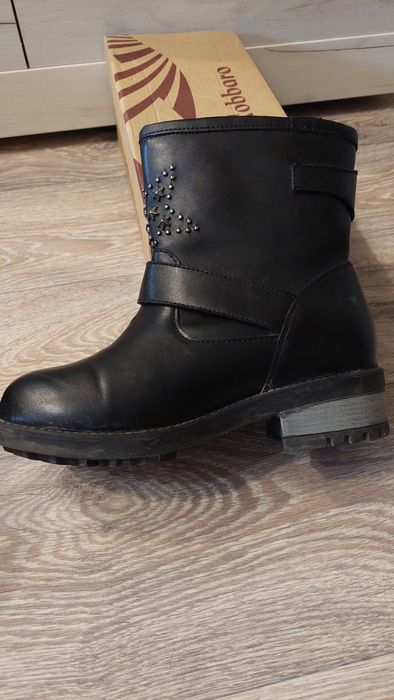 Продаю женские ботинки, размер 36