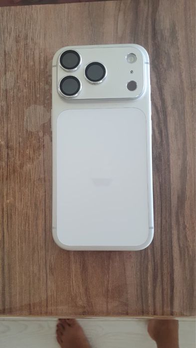 Продам айфон 17pro серый
