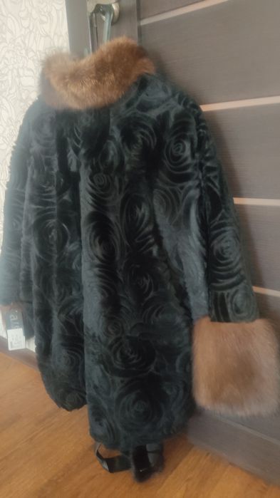 Продам полушубок новый