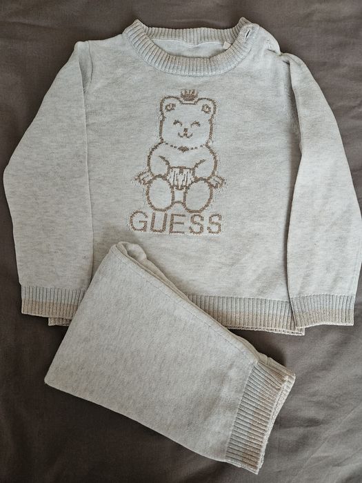 Guess кистюм за бебе 12м. - бежов цвят. Памук.
