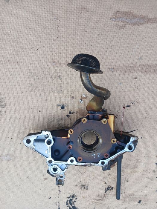 Масляный насос Мазда 323 двигатель ZL